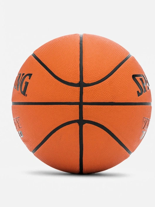 Spalding Varsity TF150 basketball